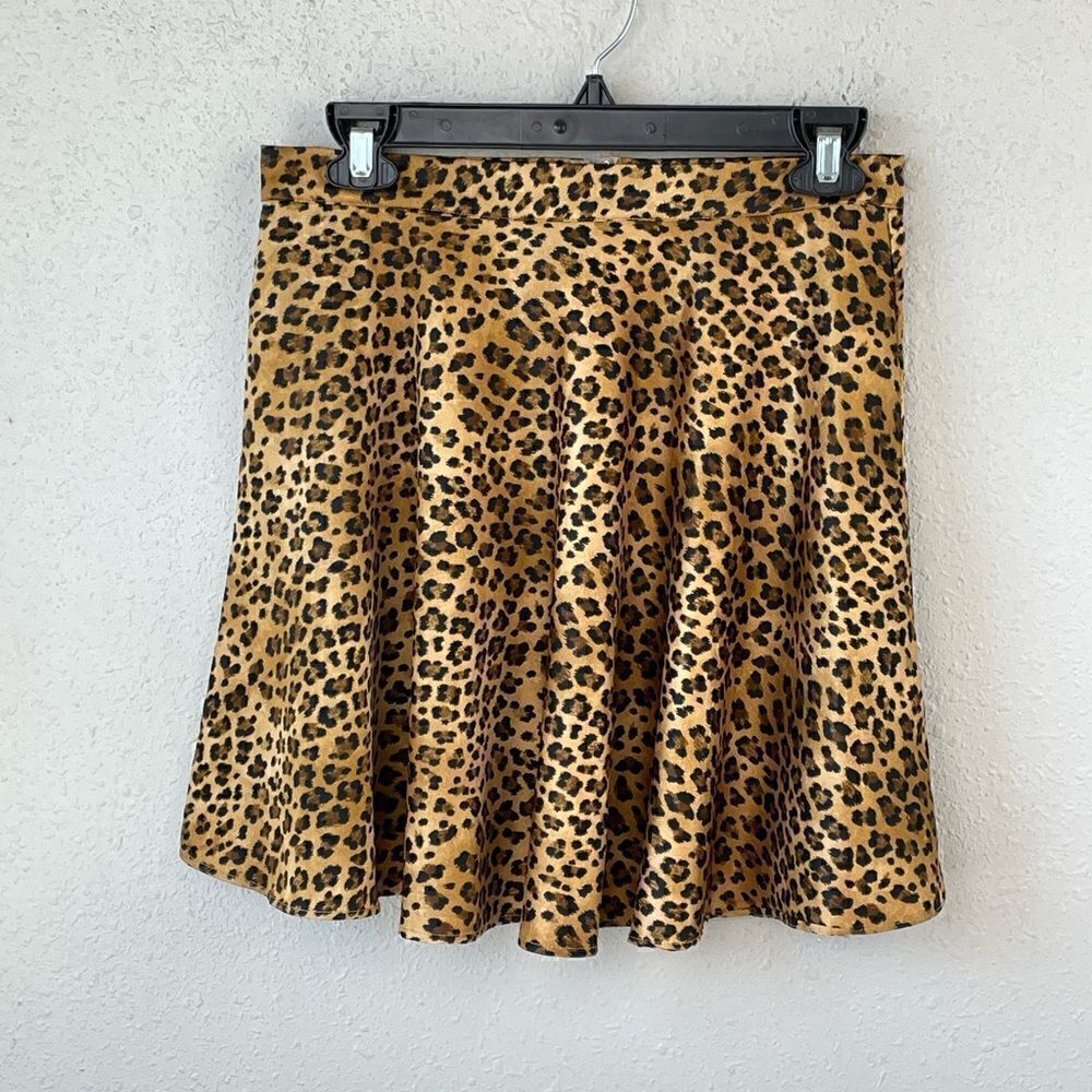 EUC Francescas Mi ami Womens Leopard 🐆 Print Midi Skirt Size S
